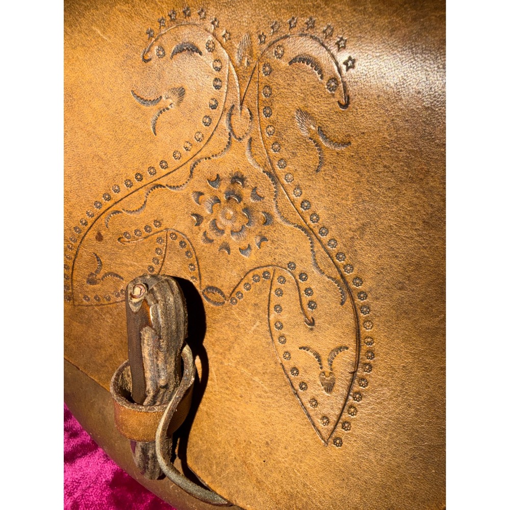 Vintage 70s Handmade Leather Tooled Bag Boho Saddle Purse Tan Wood - Picture 3 of 6